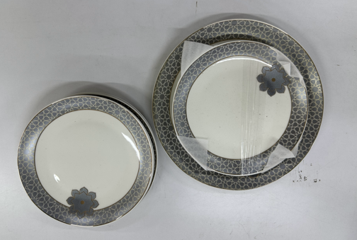 Premium Ceramic Dinner Plate Set Grey Clover Design - full set with spatula