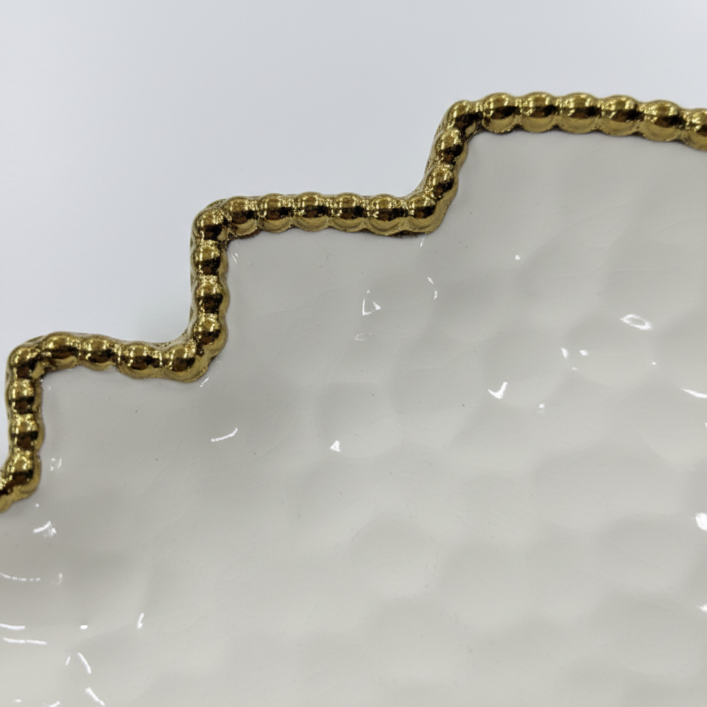 Fusion Leaf Dish - Gold Border Detail Close Up