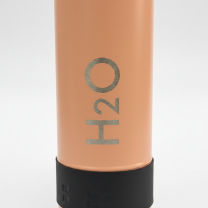 H2O LEVO 750ml bottle - close-up detail of logo and lid